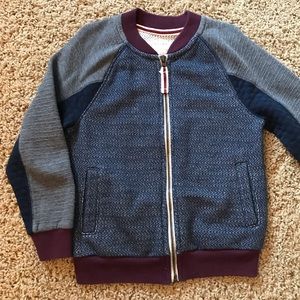Boys size 4/5 Cat & Jack front zip sweater.